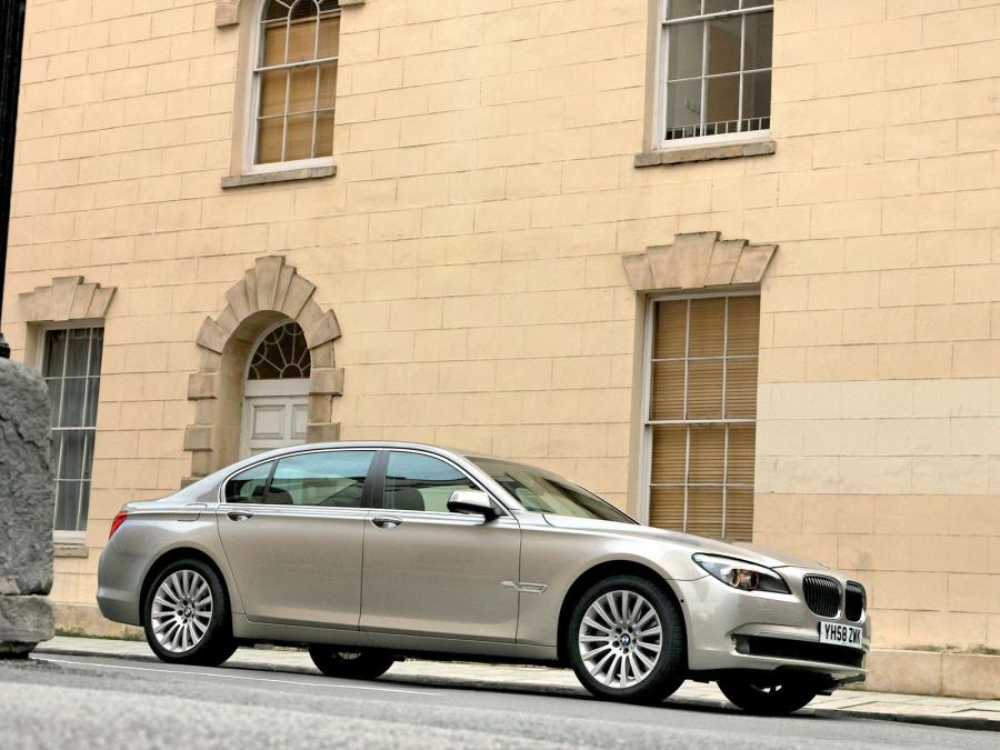  BMW 750Li 2008 года  (UK) (фото 2 из 10)